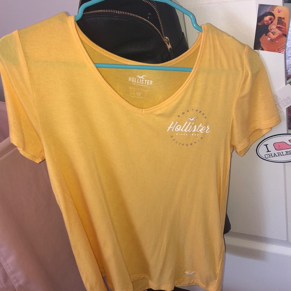 *HOLLISTER TOP - Picture 2 of 2